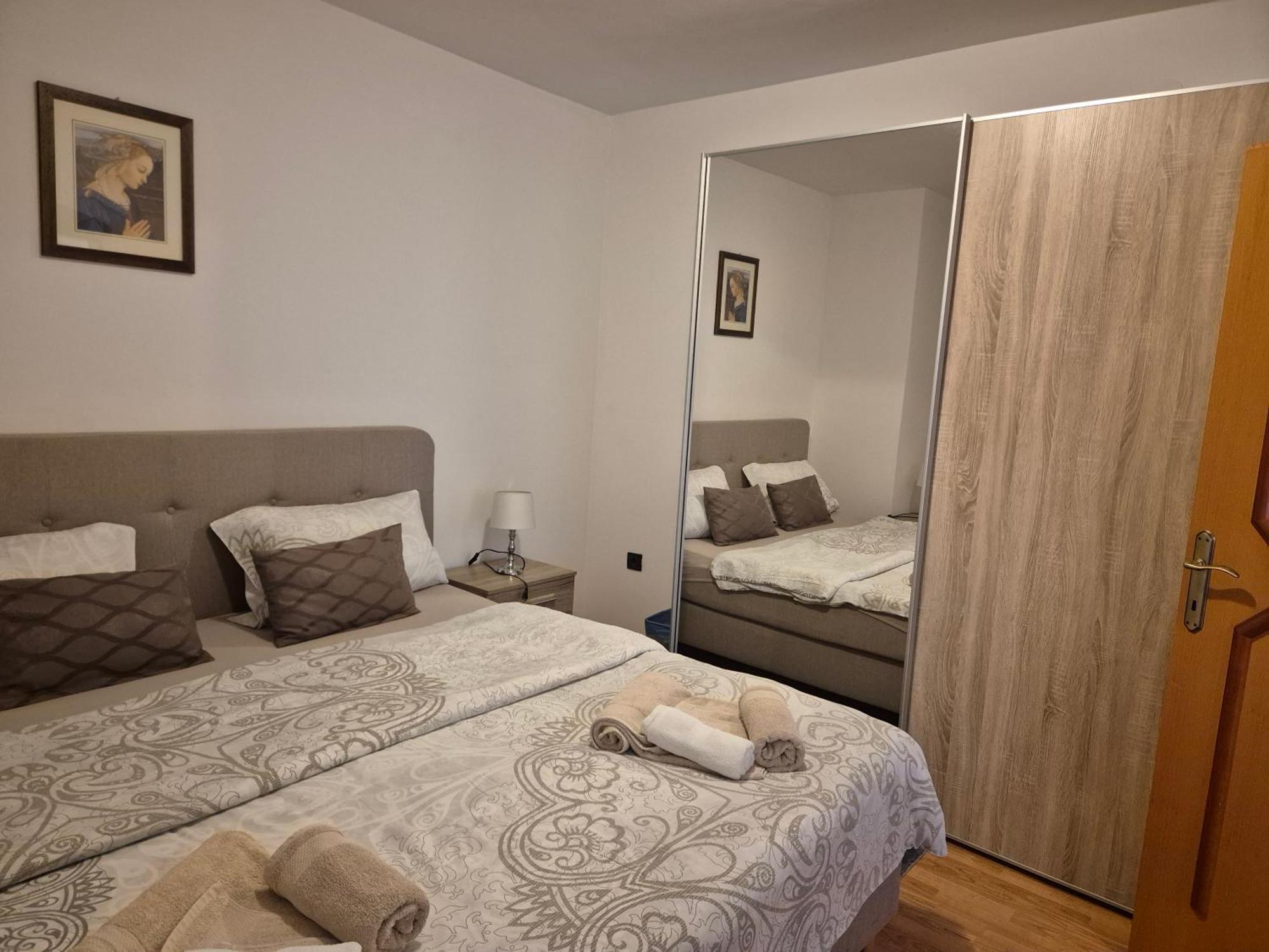 Apartments Antolovic فيرسار الغرفة الصورة