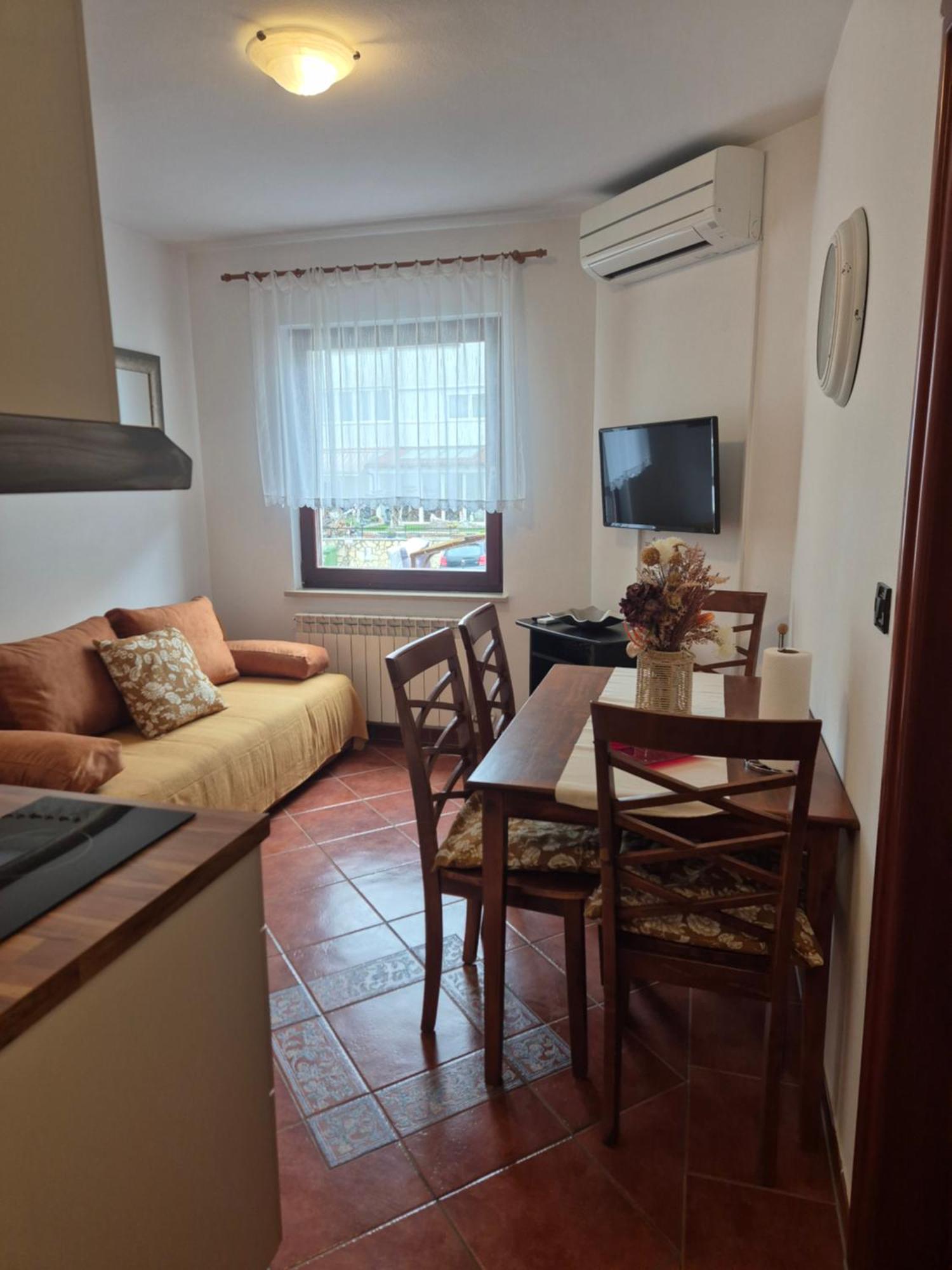Apartments Antolovic فيرسار المظهر الخارجي الصورة