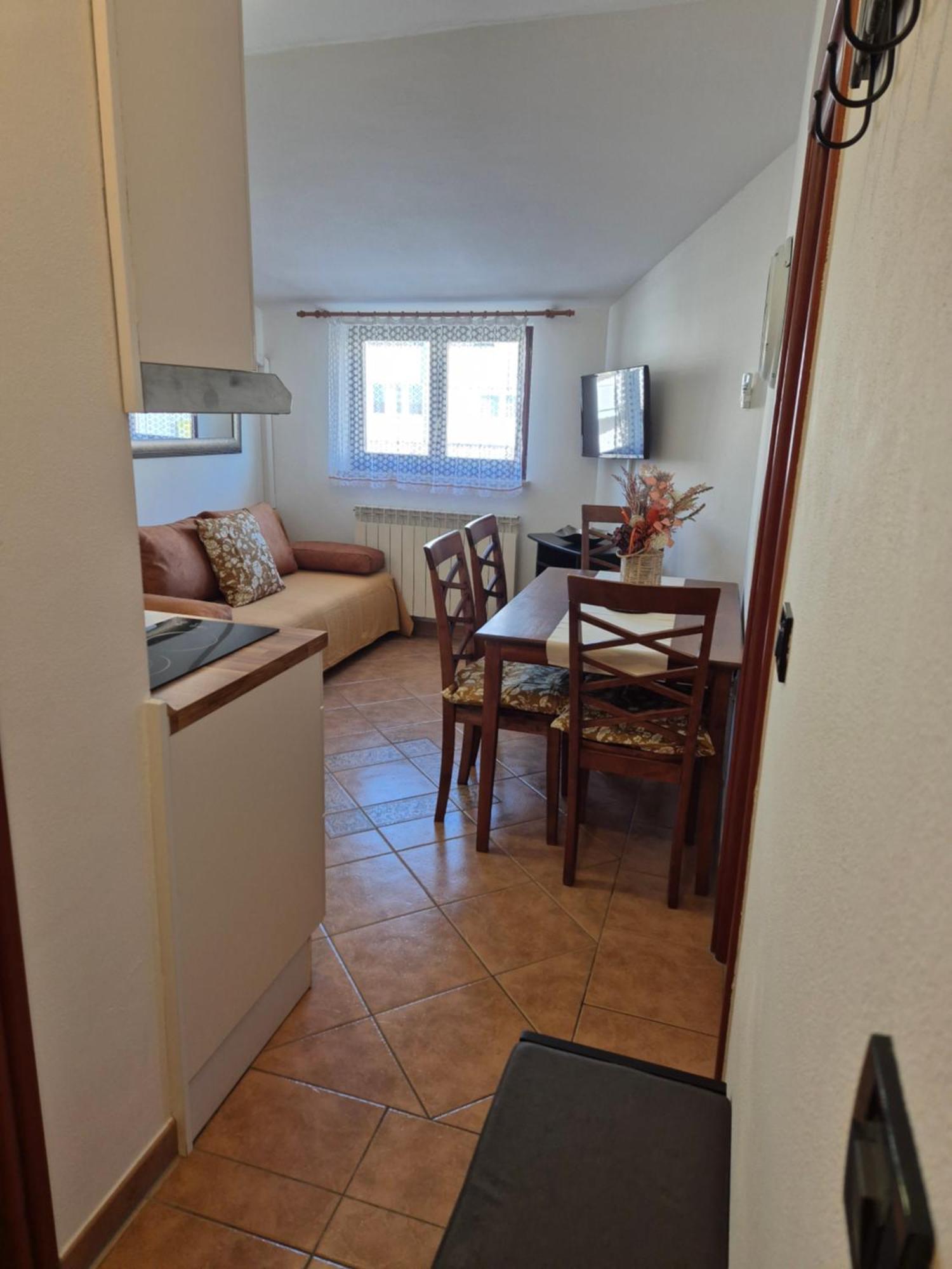 Apartments Antolovic فيرسار المظهر الخارجي الصورة