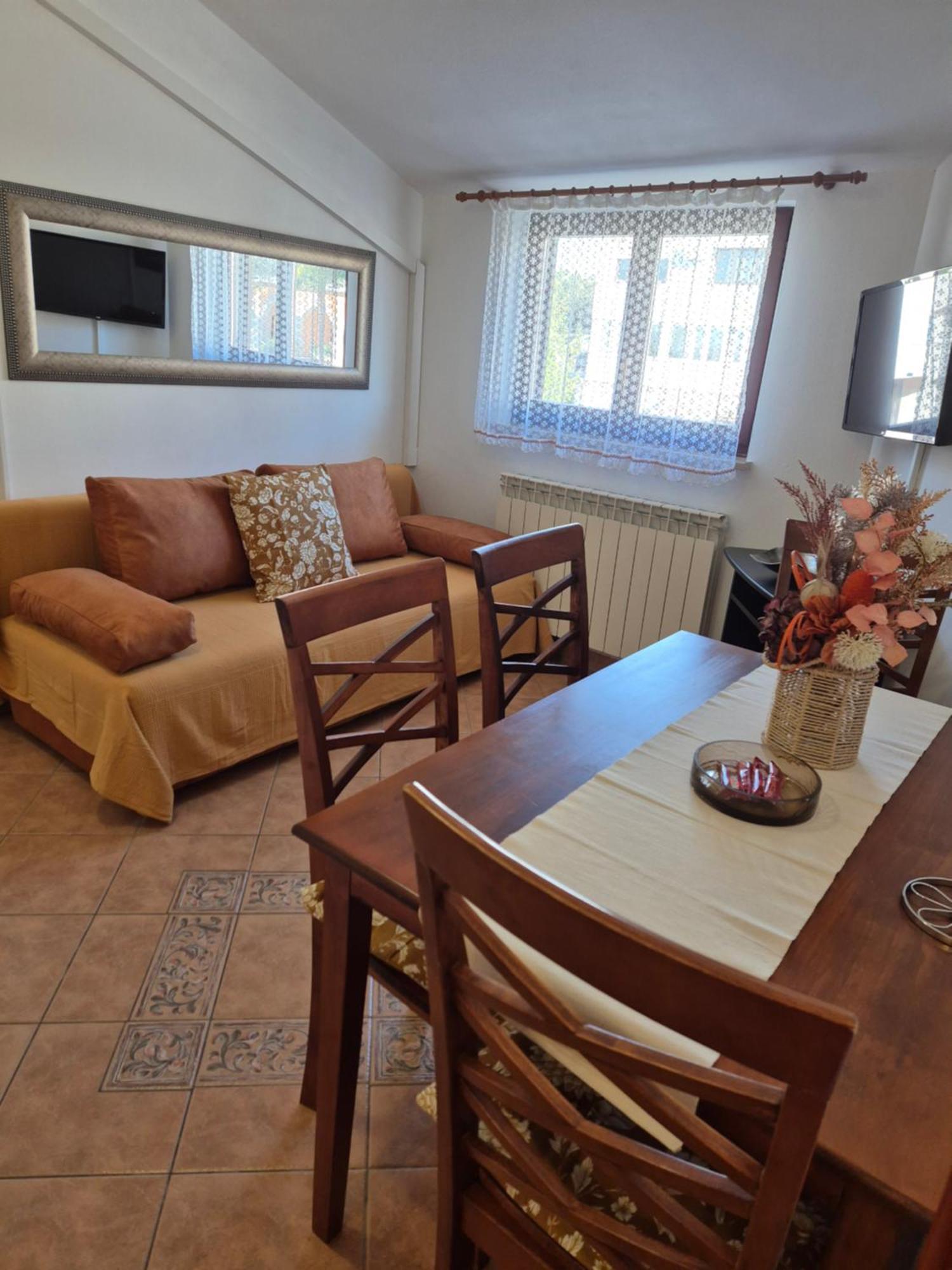 Apartments Antolovic فيرسار المظهر الخارجي الصورة